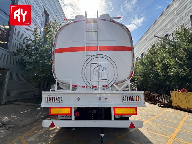 5 Axle 45000L Carbon Steel Fuel Tanker Semi Trailer suppliers